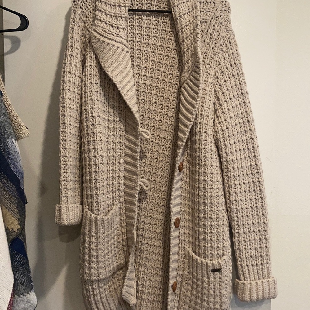 Heavy billabong sweater